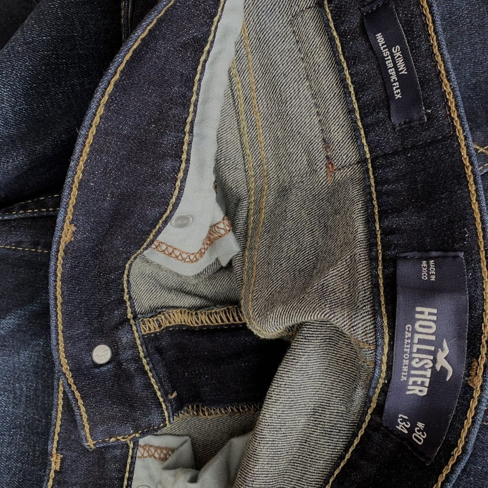 Hollister Epic Flex Men's 30 X 34 Skinny Jeans Medium Wash - Picture 3 of 5